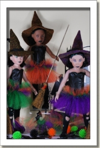 2009 - DRESSED DOLLS - LENEDA - WITCHITY-ZIPPITY-BOO