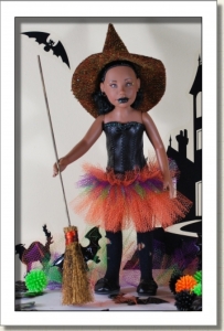 2009 - DRESSED DOLLS - LENEDA - WITCHITY-ZIPPITY-BOO