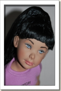 2009 - BASIC DOLLS - LEEANN - BLACK HAIR / GREY EYES