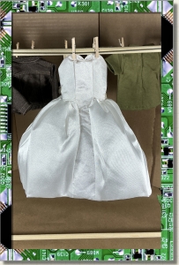 CDS-OUTFITS-PUZZLES-RETRO DRESS-WHITE